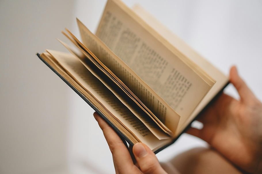 Guide illustration: How\ to\ write\ a\ book\ blurb\ that\ sells